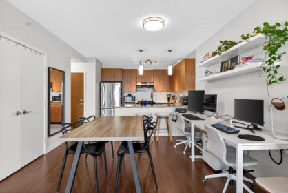 Kitchen Island Photo of 1401 280 Ross Drive, New Westminster, BC