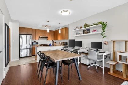 Kitchen Photo of 1401 280 Ross Drive, New Westminster, BC