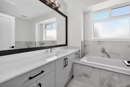 Primary Bathroom Photo of 12893 107 Avenue, Surrey, BC