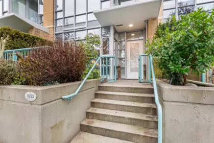 1053 Marinaside Crescent, Vancouver, BC, Vancouver — Townhouse for sale