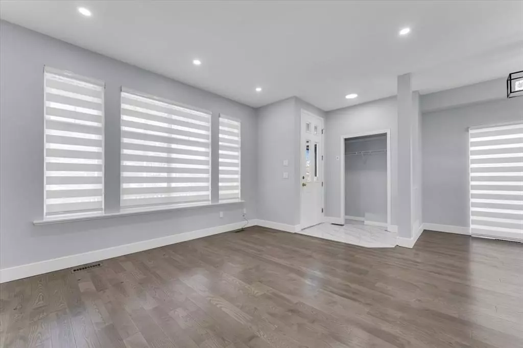 Living Room Photo of 14852 58 Avenue, Surrey, BC