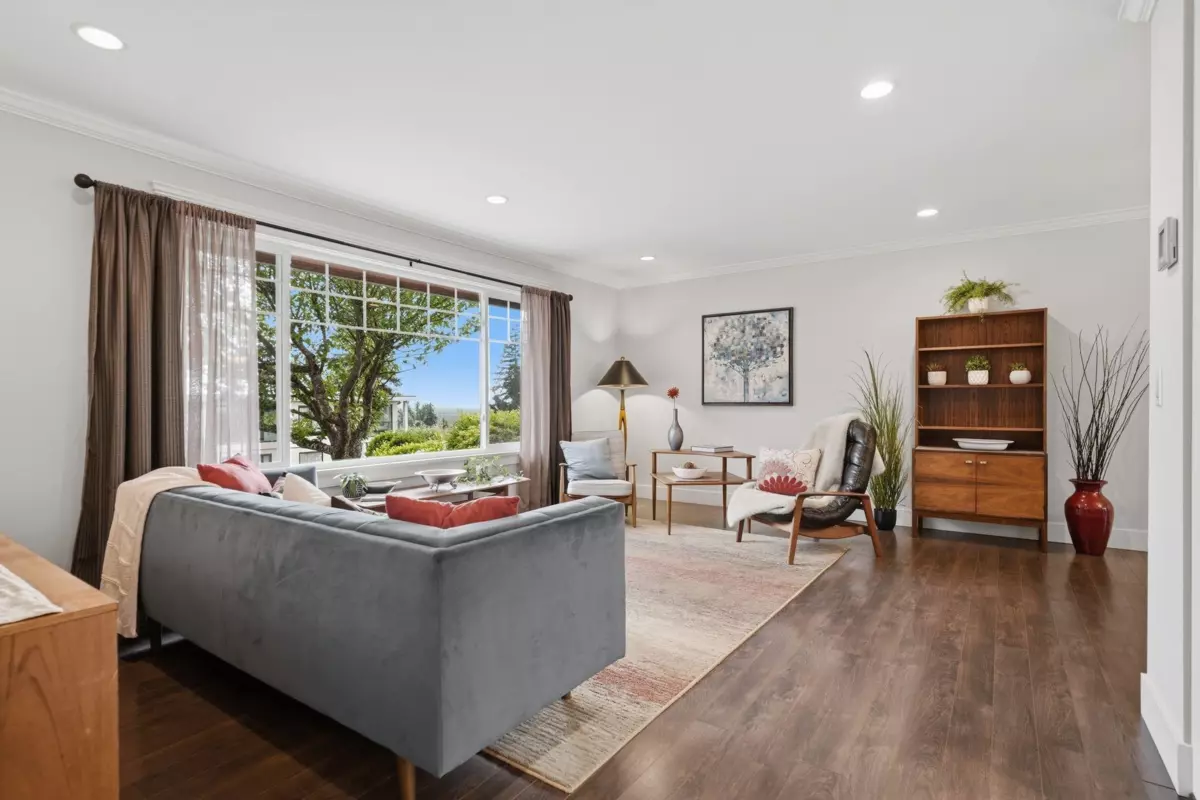 Family Room Photo of 8130 Wiltshire Boulevard, Delta, BC
