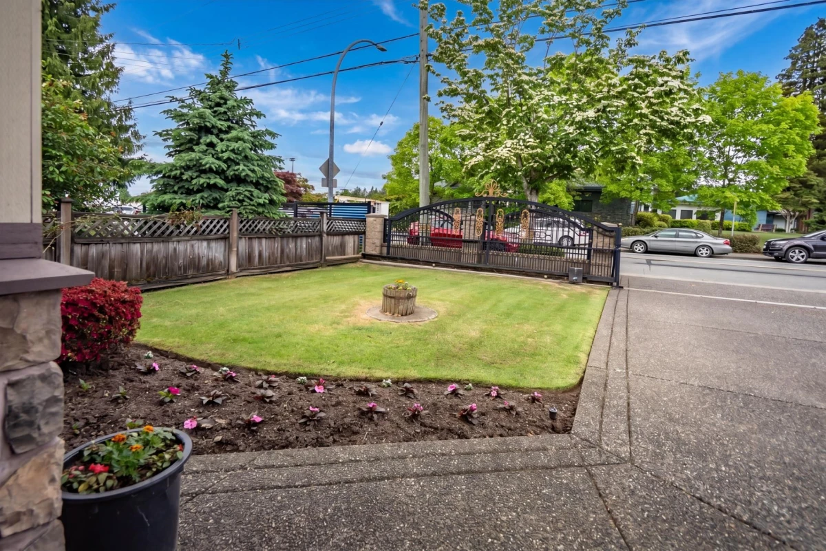 Family Room Photo of 11632 82 Avenue, Delta, BC