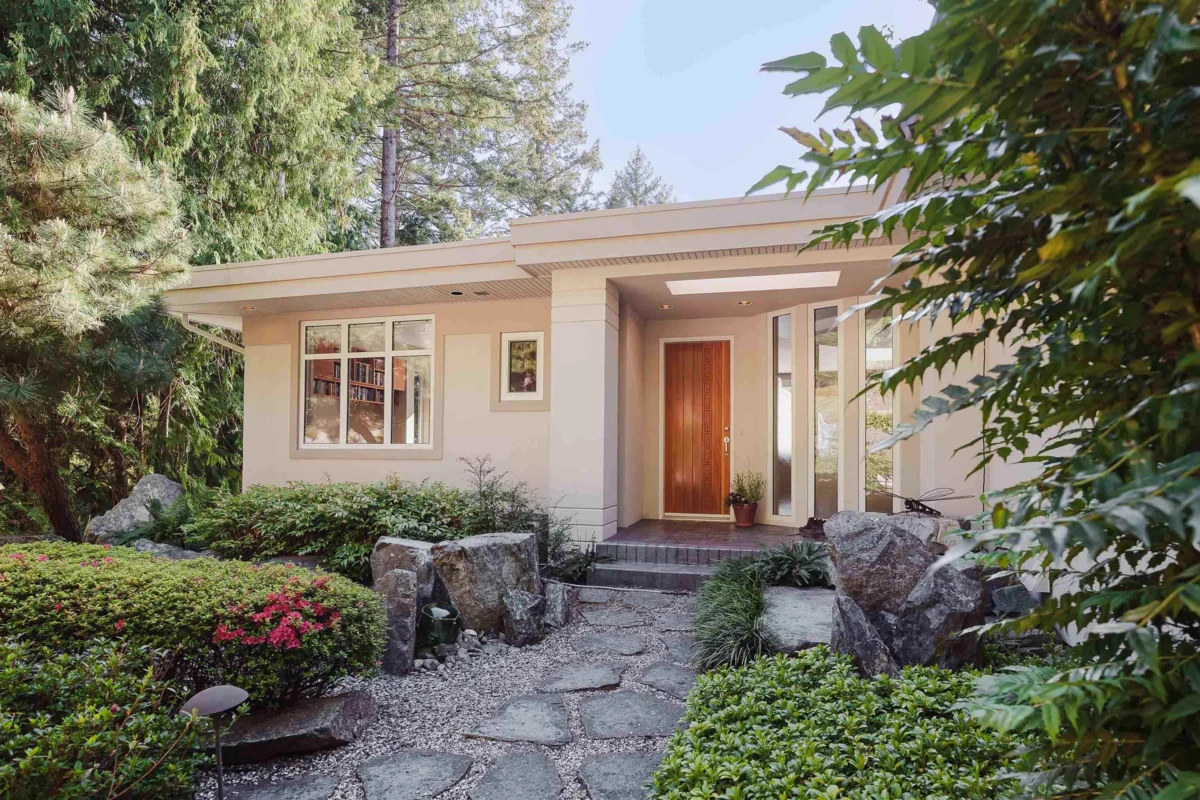 Family Room Photo of 11677 Sunshine Coast Highway, Madeira Park, BC
