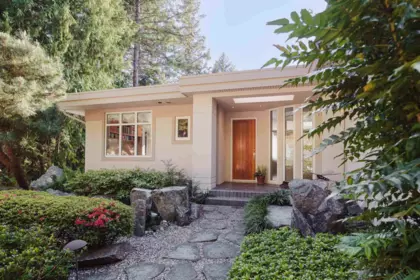 11677 Sunshine Coast Highway, Madeira Park, BC, Madeira Park — Single Family Residence for sale