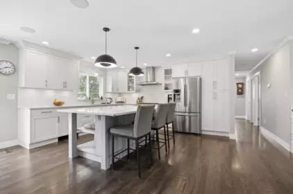 Kitchen Island Photo of 1925 154a Street, Surrey, BC