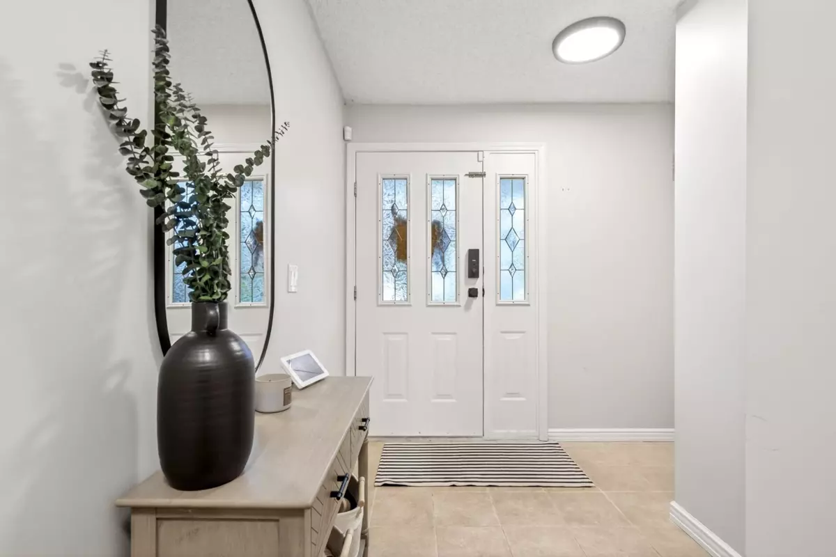 Dining Area Photo of 22525 Brickwood Close, Maple Ridge, BC