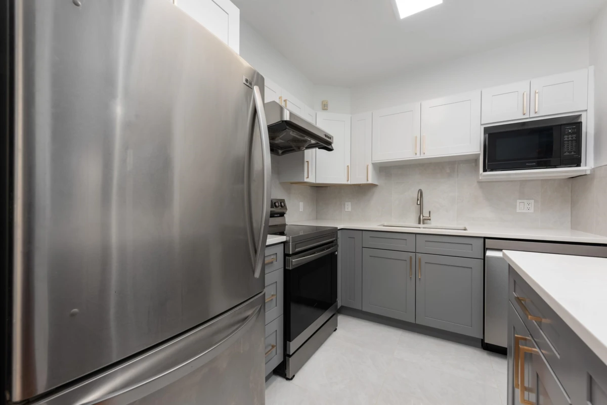 Dining Area Photo of 15 3428 Adanac Street, Vancouver, BC