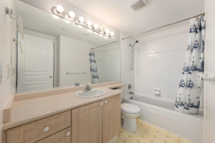Primary Bathroom Photo of 15 3428 Adanac Street, Vancouver, BC