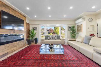 Breakfast Nook Photo of 8649 11th Avenue, Burnaby, BC