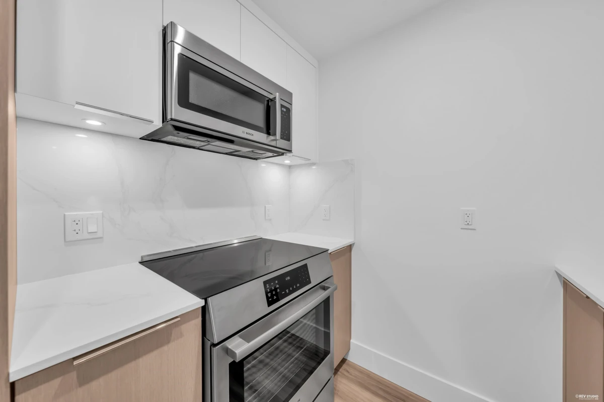 Dining Area Photo of 104 2250 E 1st Avenue, Vancouver, BC