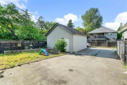 Hot Tub / Spa Photo of 27685 Fraser Highway, Abbotsford, BC