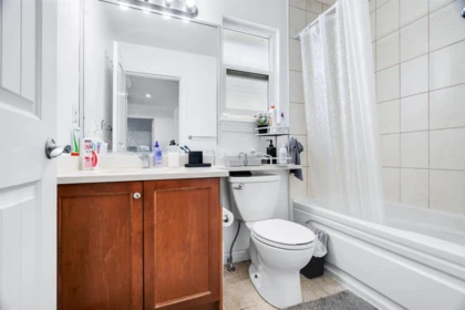 Powder Room Photo of 27685 Fraser Highway, Abbotsford, BC