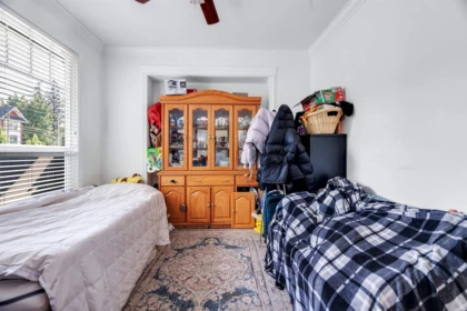 Primary Bedroom Photo of 27685 Fraser Highway, Abbotsford, BC