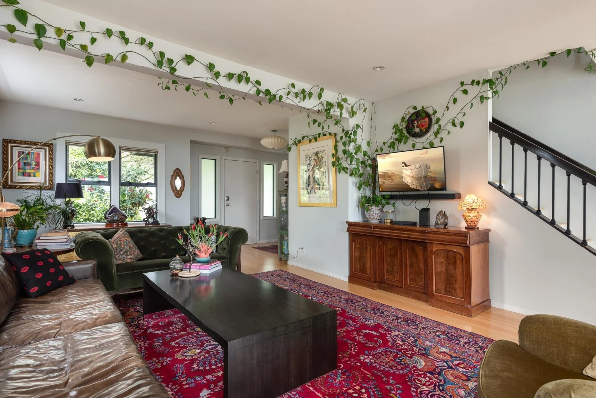 Dining Area Photo of 112 Miner Street, New Westminster, BC