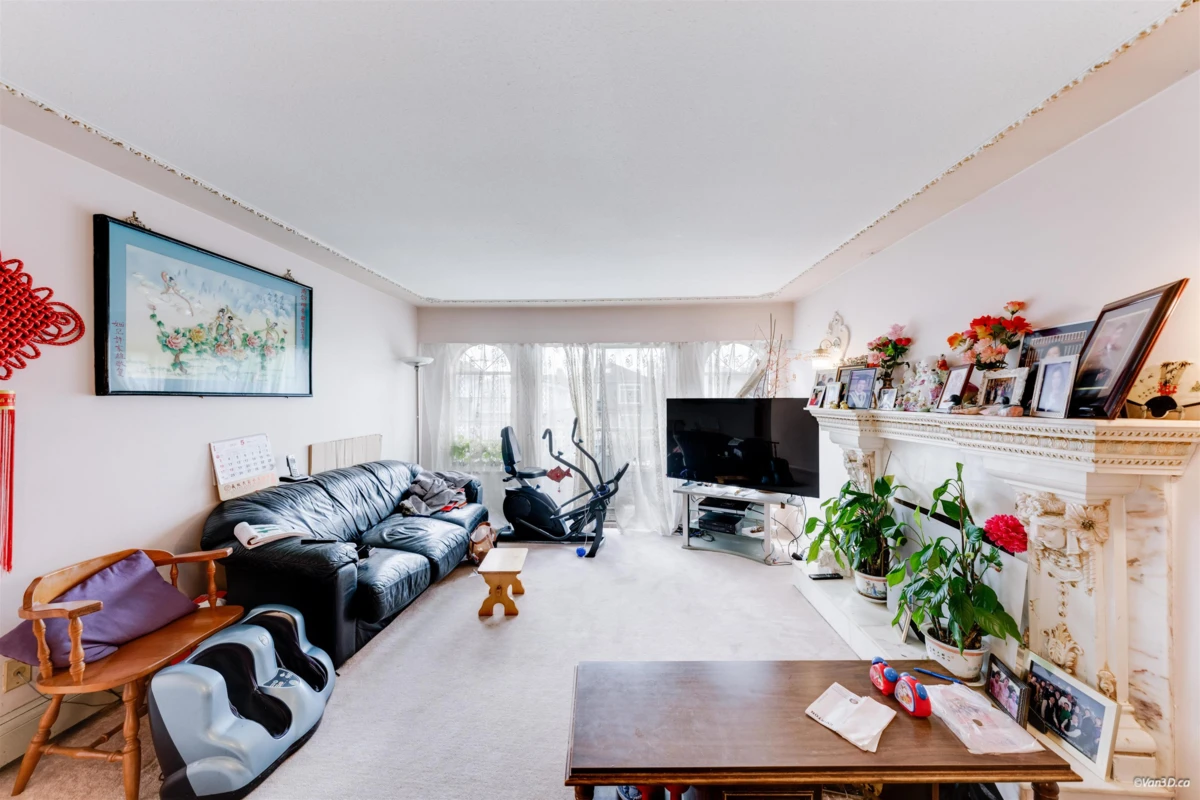 Living Room Photo of 2945 E Graveley Street, Vancouver, BC
