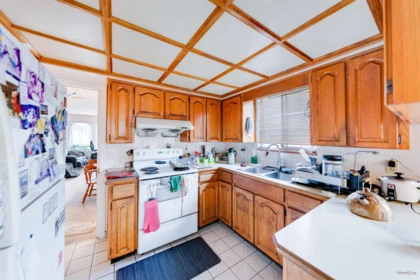 Breakfast Nook Photo of 2945 E Graveley Street, Vancouver, BC
