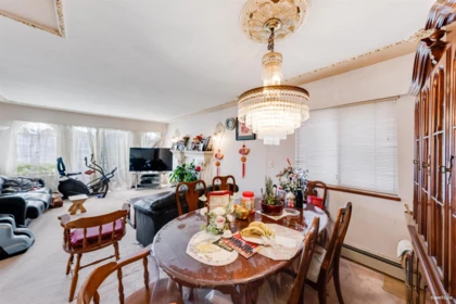 Kitchen Island Photo of 2945 E Graveley Street, Vancouver, BC
