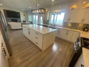 Kitchen Island Photo of 8220 Nixon Road, Chilliwack, BC