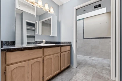 Guest Bathroom Photo of 34175 Old Yale Road, Abbotsford, BC
