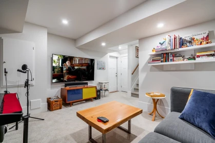 Mudroom Photo of 1308 Forbes Avenue, North Vancouver, BC