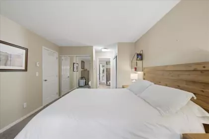 Hallway Photo of 105 7231 Antrim Avenue, Burnaby, BC