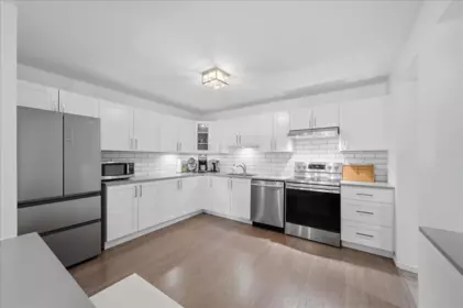 Walk-In Closet Photo of 105 7231 Antrim Avenue, Burnaby, BC