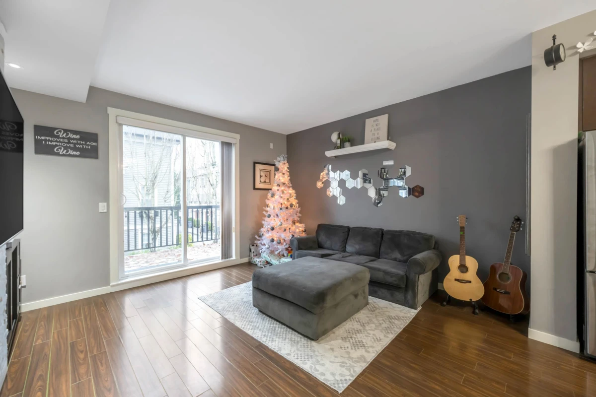 Dining Area Photo of 38 18983 72a Avenue, Surrey, BC