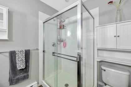 Entry Foyer Photo of 38 18983 72a Avenue, Surrey, BC