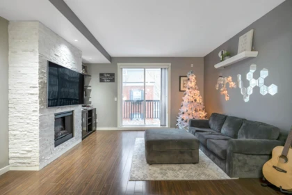 Kitchen Photo of 38 18983 72a Avenue, Surrey, BC