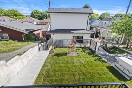 Hot Tub / Spa Photo of 134 E 63rd Avenue, Vancouver, BC