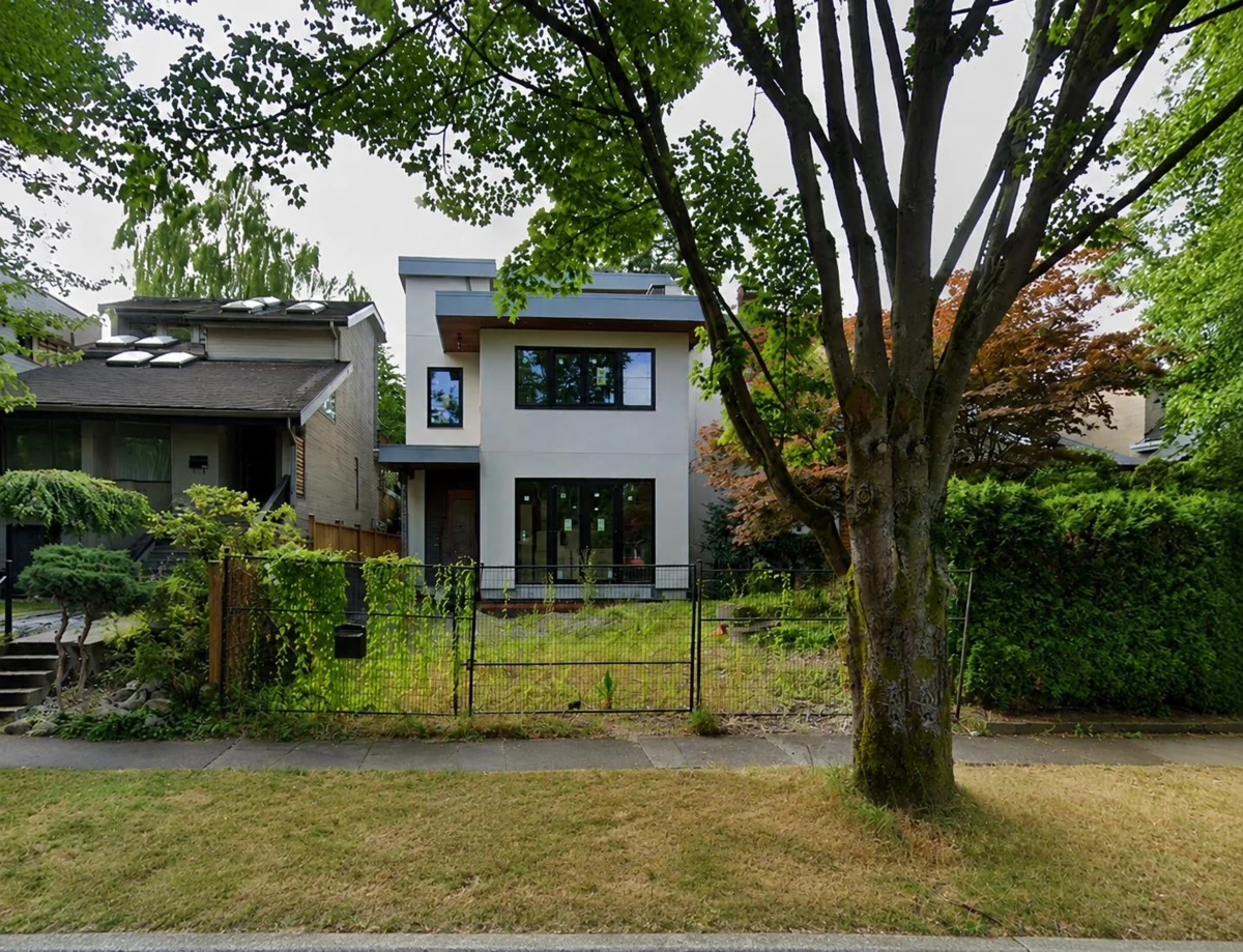 Living Room Photo of 4054 W 17th Avenue, Vancouver, BC