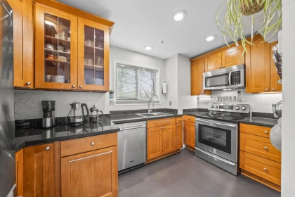 204 1883 E 10th Avenue, Vancouver, BC, Vancouver — Apartment/Condo for sale