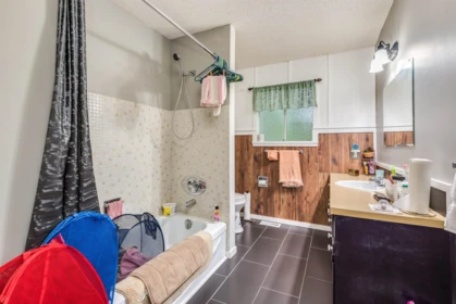 Powder Room Photo of 32247 Granite Avenue, Abbotsford, BC