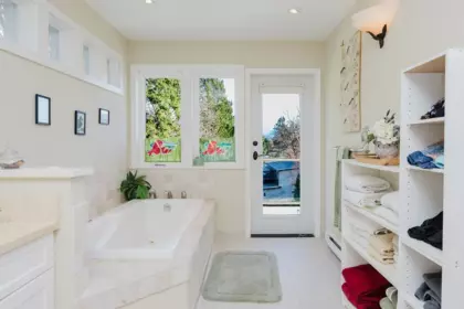 Hot Tub / Spa Photo of 773 Franklin Road, Gibsons, BC