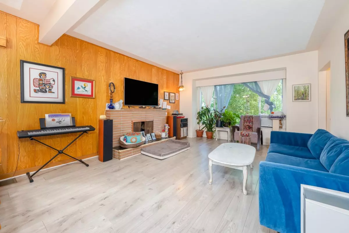 Living Room Photo of 3627 W 7th Avenue, Vancouver, BC