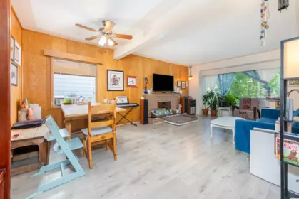 Kitchen Island Photo of 3627 W 7th Avenue, Vancouver, BC