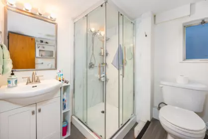 Powder Room Photo of 3627 W 7th Avenue, Vancouver, BC