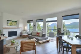 302 5780 Marine Way, Sechelt, BC