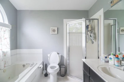 Primary Bathroom Photo of 18875 63 Avenue, Surrey, BC