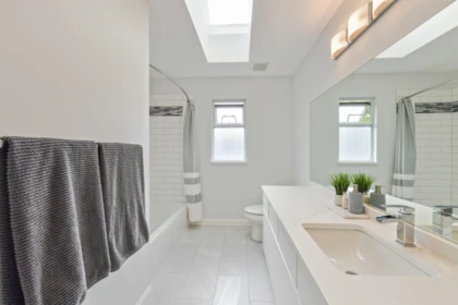 Hallway Photo of 14915 25a Avenue, Surrey, BC