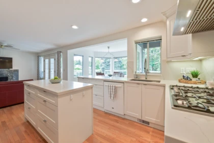 Kitchen Photo of 14915 25a Avenue, Surrey, BC