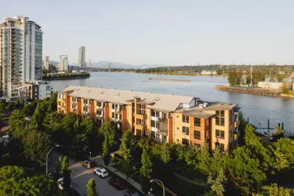 303 220 Salter Street, New Westminster, BC, New Westminster — Apartment/Condo for sale