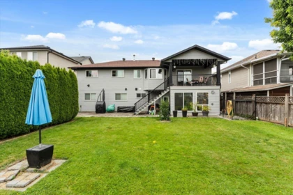 Front Yard Photo of 34762 2nd Avenue, Abbotsford, BC