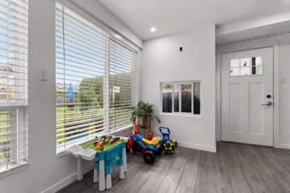 Hallway Photo of 34762 2nd Avenue, Abbotsford, BC