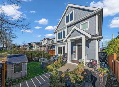 1907 E 40th Avenue, Vancouver, BC, Vancouver — Half Duplex for sale