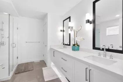 Laundry Room Photo of 16411 26b Avenue, Surrey, BC