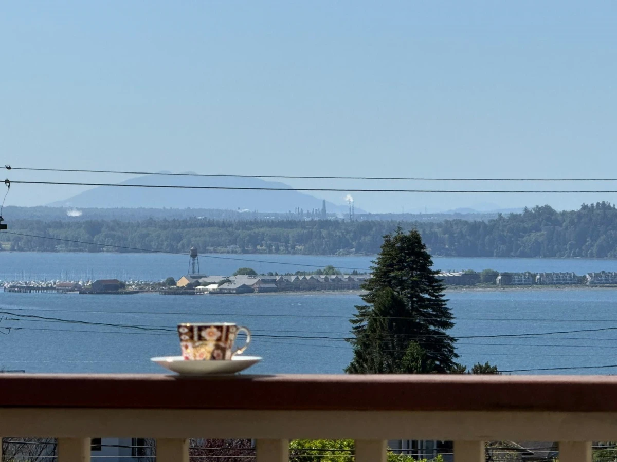 Family Room Photo of 1243 Parker Street, White Rock, BC