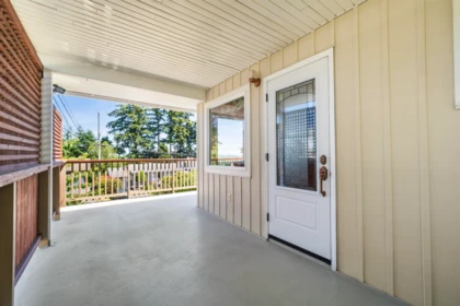 Breakfast Nook Photo of 1243 Parker Street, White Rock, BC