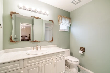 Hallway Photo of 1243 Parker Street, White Rock, BC